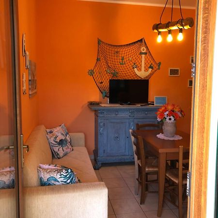 Agriturismo Poggio All'Olivo フォッローニカ エクステリア 写真