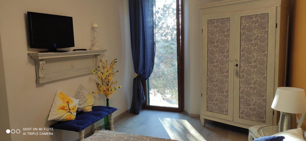 Agriturismo Poggio All'Olivo フォッローニカ エクステリア 写真